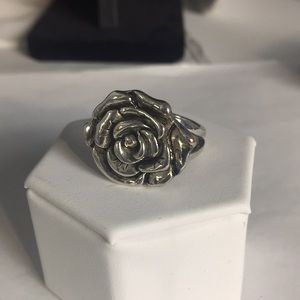 Rose ring silver tone molded rose size 8